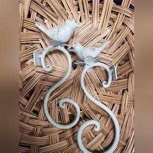 Distressed bird wall hangers